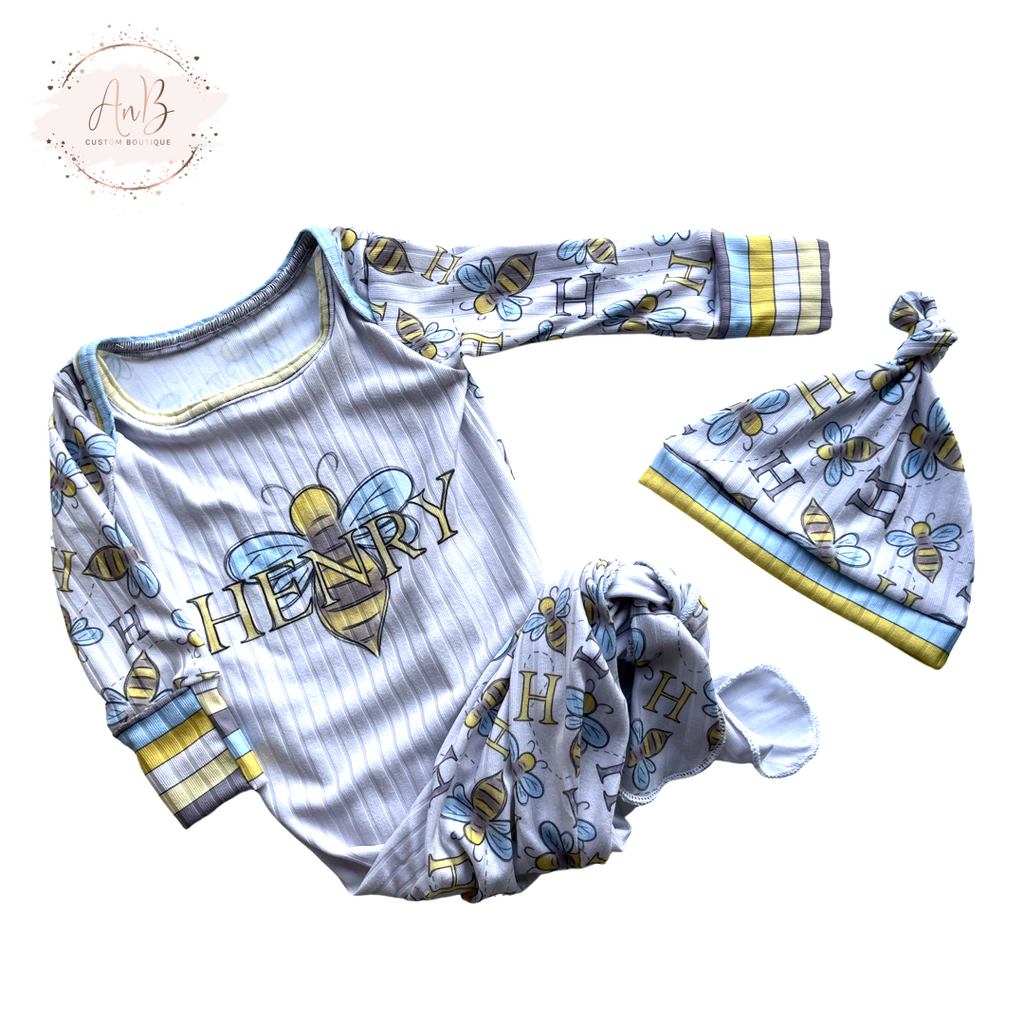 Lapneck baby gown
